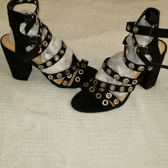 Shoes - Picture 2 of 4